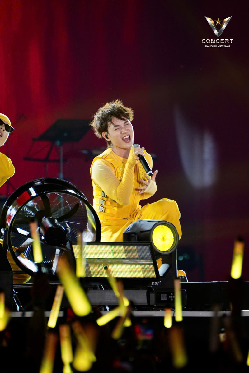 v-concert-2.jpg