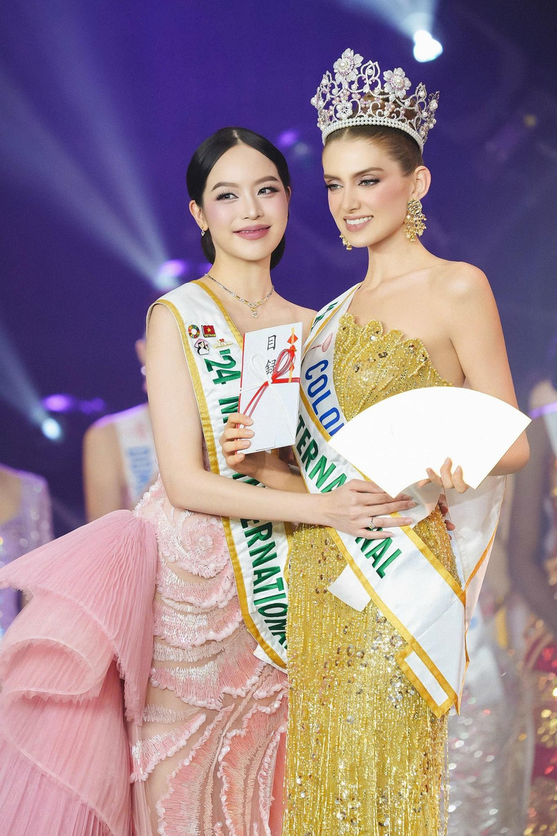 Cuộc thi không chỉ tập trung vào nhan sắc của các thí sinh mà còn đề cao lòng nhân ái, sự thanh lịch, trí tuệ, hòa bình thế giới, tầm hiểu biết và sự nhạy cảm về các vấn đề thế giới. thanh-thuy-8.jpg