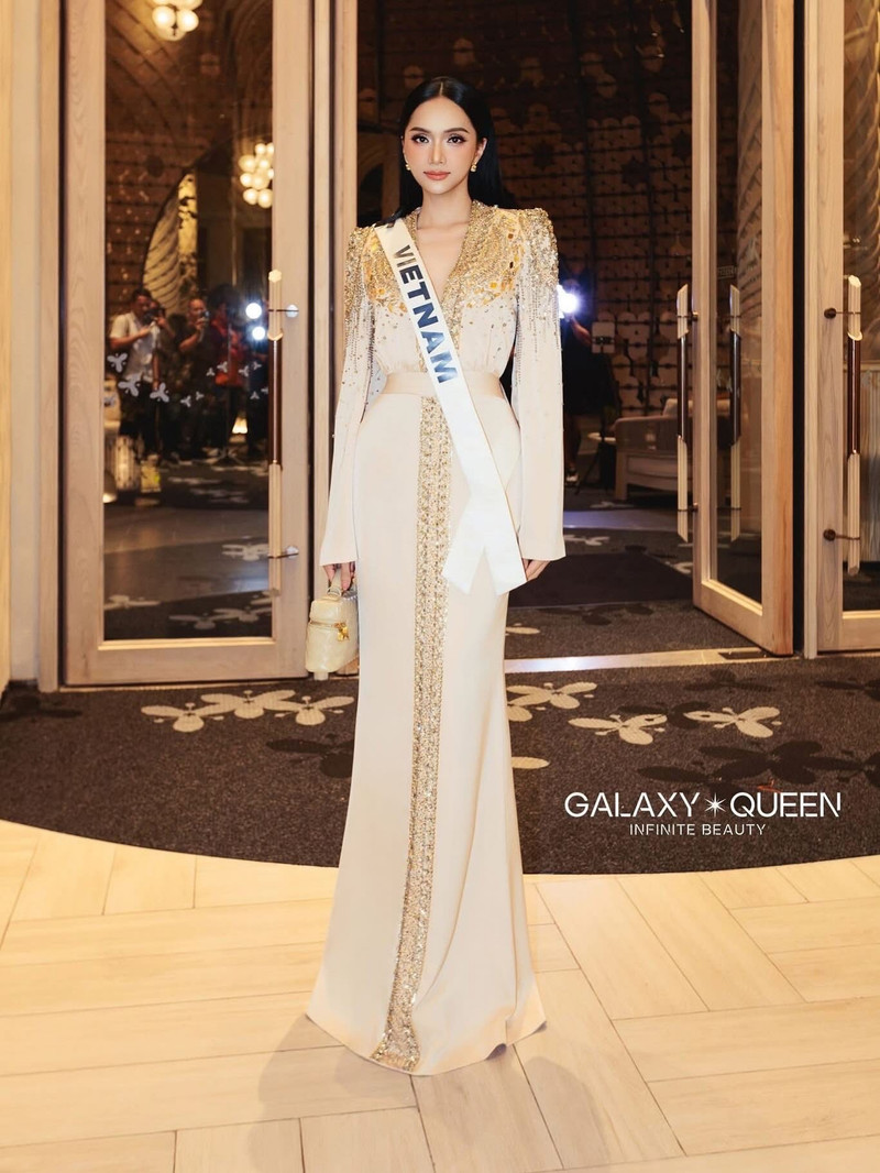 Cô là người đẹp chuyển giới châu Á đầu tiên tham gia Miss Universe. huong-giang-4.jpg