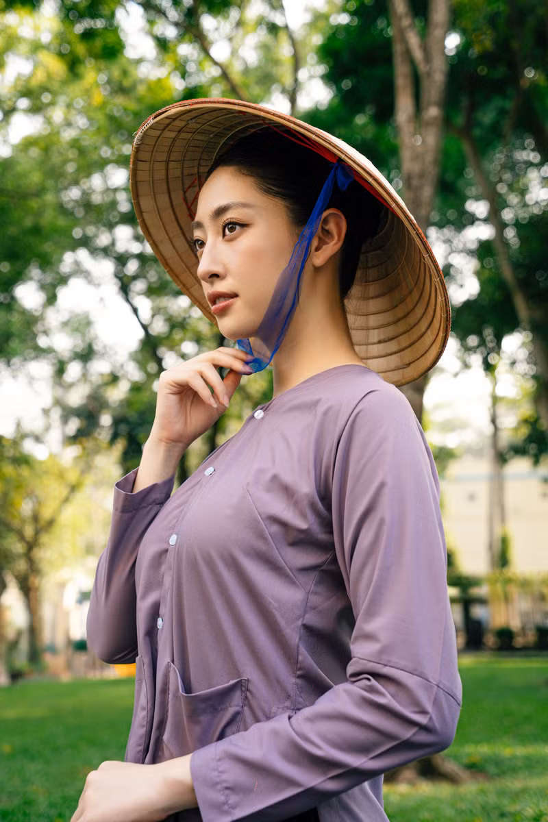 Là đại diện của thế hệ trẻ hiện đại, nàng hậu luôn thể hiện bản lĩnh, tri thức và trách nhiệm xã hội qua từng dự án cộng đồng lẫn hoạt động nghệ thuật. luong-thuy-linh-30-4.png