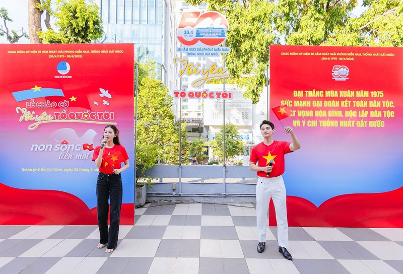 nam-vuong-tuan-ngoc-va-hoa-hau-que-anh.jpg