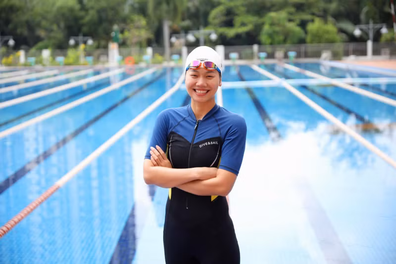 Ánh Viên sinh năm 1996. Cô học bơi từ khi 5 tuổi. Trước khi giải nghệ, nàng "Tiểu tiên cá" đã giành khoảng 150 huy chương các loại, trong đó có đến 25 Huy chương Vàng ở các kỳ SEA Games. anh-vien-10.jpg