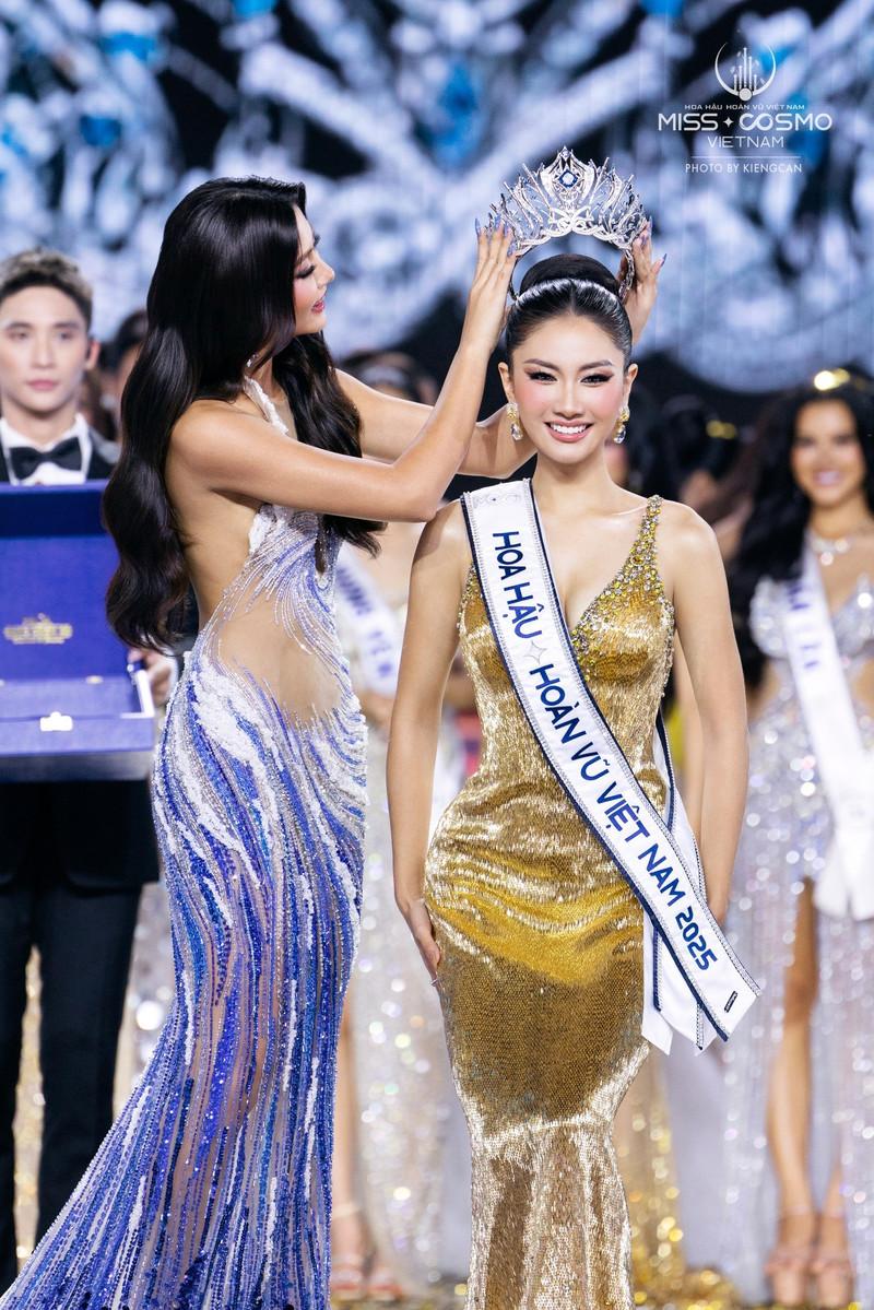 miss-cosmo-vietnam-2.jpg