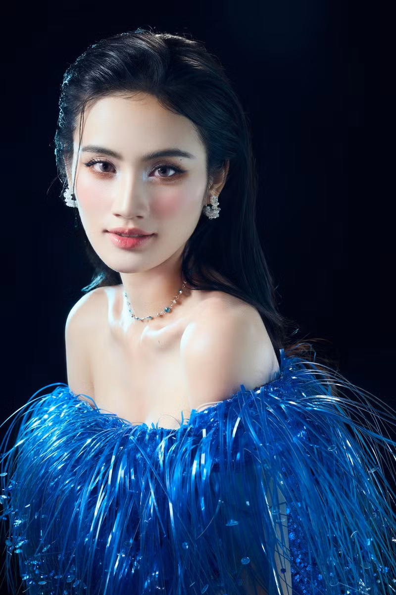 Hoa hậu Ý Nhi vừa đăng tải bộ ảnh chào tuổi mới vô cùng ấn tượng. y-nhi-1.jpg