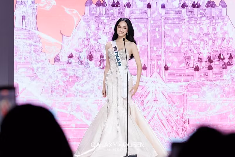 miss-universe-vietnam-2.jpg