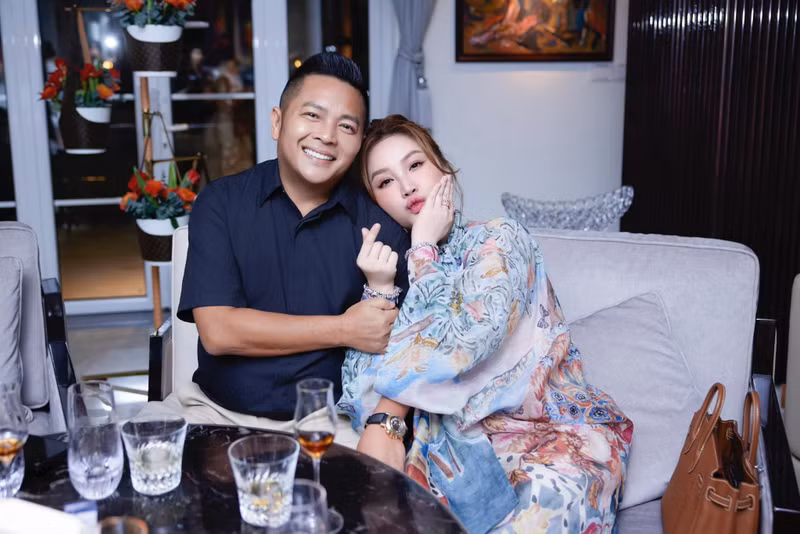 Từ đó, làm dấy lên nghi vấn nữ ca sĩ đang mang bầu lần thứ 2. bao-thy-5.jpg