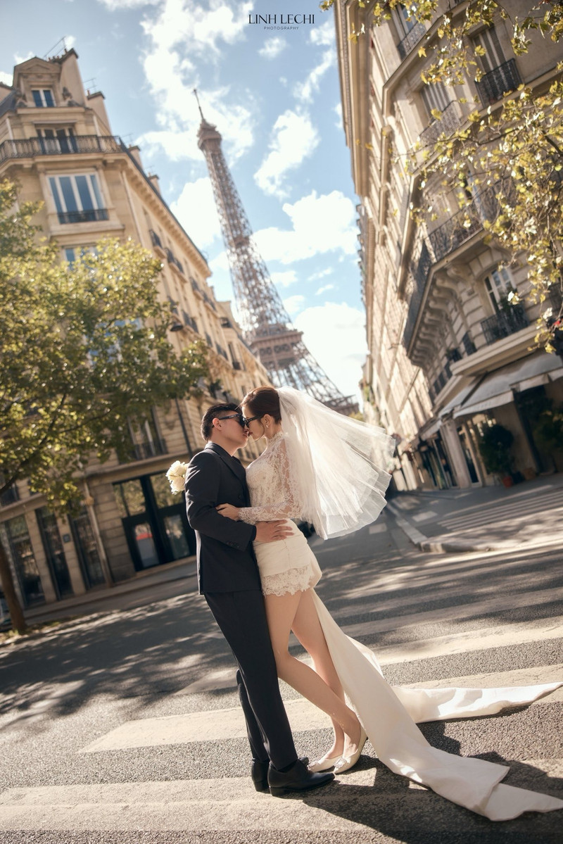 Được biết, bộ ảnh cưới này được cặp đôi thực hiện trong tại Pháp, Italia, Thụy Sĩ. do-ha-11.jpg