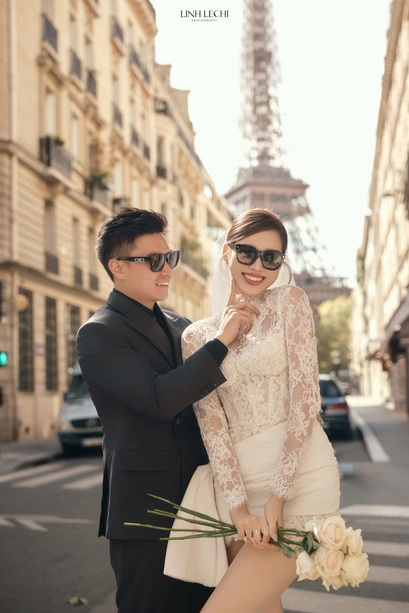 Hoa hậu Đỗ Thị Hà đã chính thức công bố bộ ảnh cưới tại trời Âu cùng ông xã Viết Vương và ngay lập tức đã gây “bão” trên mạng xã hội bởi vẻ lãng mạn, sang trọng và đầu tư chỉn chu. do-ha-4.jpg
