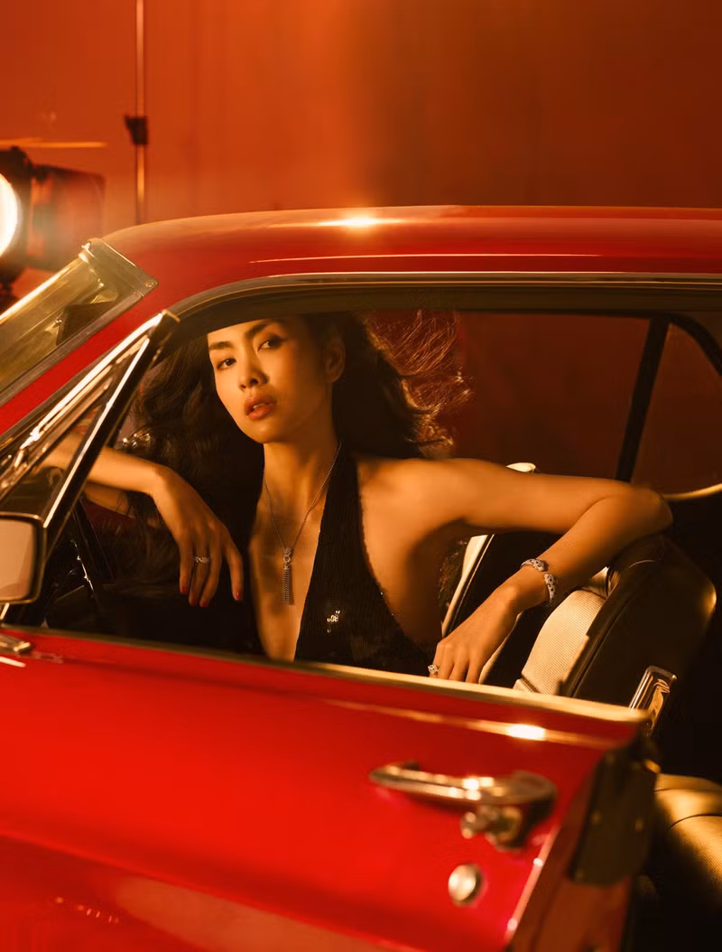 Không còn là nàng "ngọc nữ" với hình ảnh dịu dàng ngày nào, Tăng Thanh Hà giờ đây là một quý cô trưởng thành, quyến rũ và đầy bản lĩnh. tang-thanh-ha-2.jpg