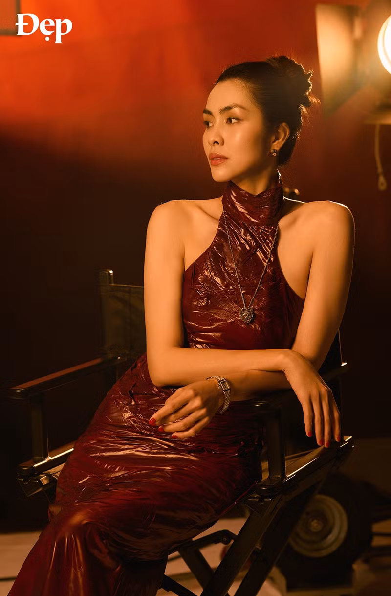 Mỗi lần xuất hiện, cô đều khiến mạng xã hội “dậy sóng” bởi vẻ ngoài rạng rỡ, phong cách sống tinh tế cùng gu thời trang thanh lịch. tang-thanh-ha-11.jpg