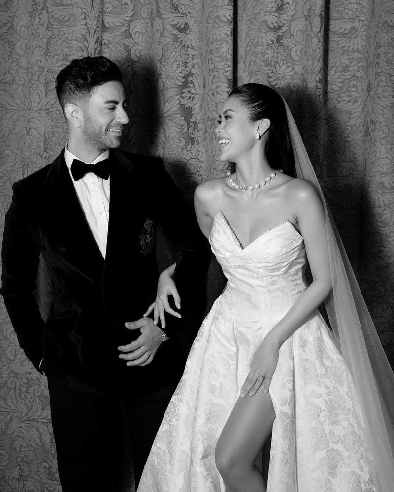 Việc chọn châu Âu làm bối cảnh thực hiện ảnh cưới không chỉ là xu hướng của các cặp đôi Việt hiện nay mà còn thể hiện sự đầu tư chỉn chu và tinh tế của Tiên Nguyễn dành cho sự kiện trọng đại này. tien-nguyen-7.jpg