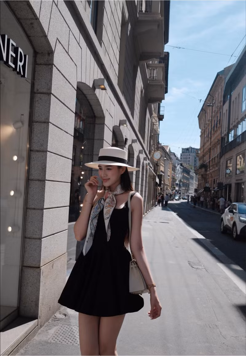 Đỗ Thị Hà sở hữu đôi chân 1m11, một trong những đôi chân dài nhất lịch sử cuộc thi. do-thi-ha-4.jpg