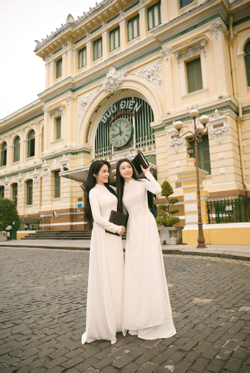 Những hình ảnh này không chỉ đẹp về mặt thẩm mỹ mà còn lan tỏa cảm giác tích cực, truyền cảm hứng về sự gắn kết gia đình. lo-lem-9.jpg