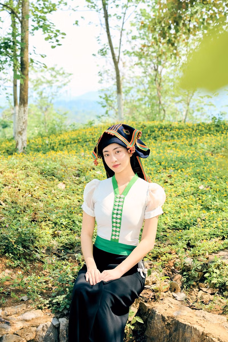 luong-thuy-linh-1.jpg