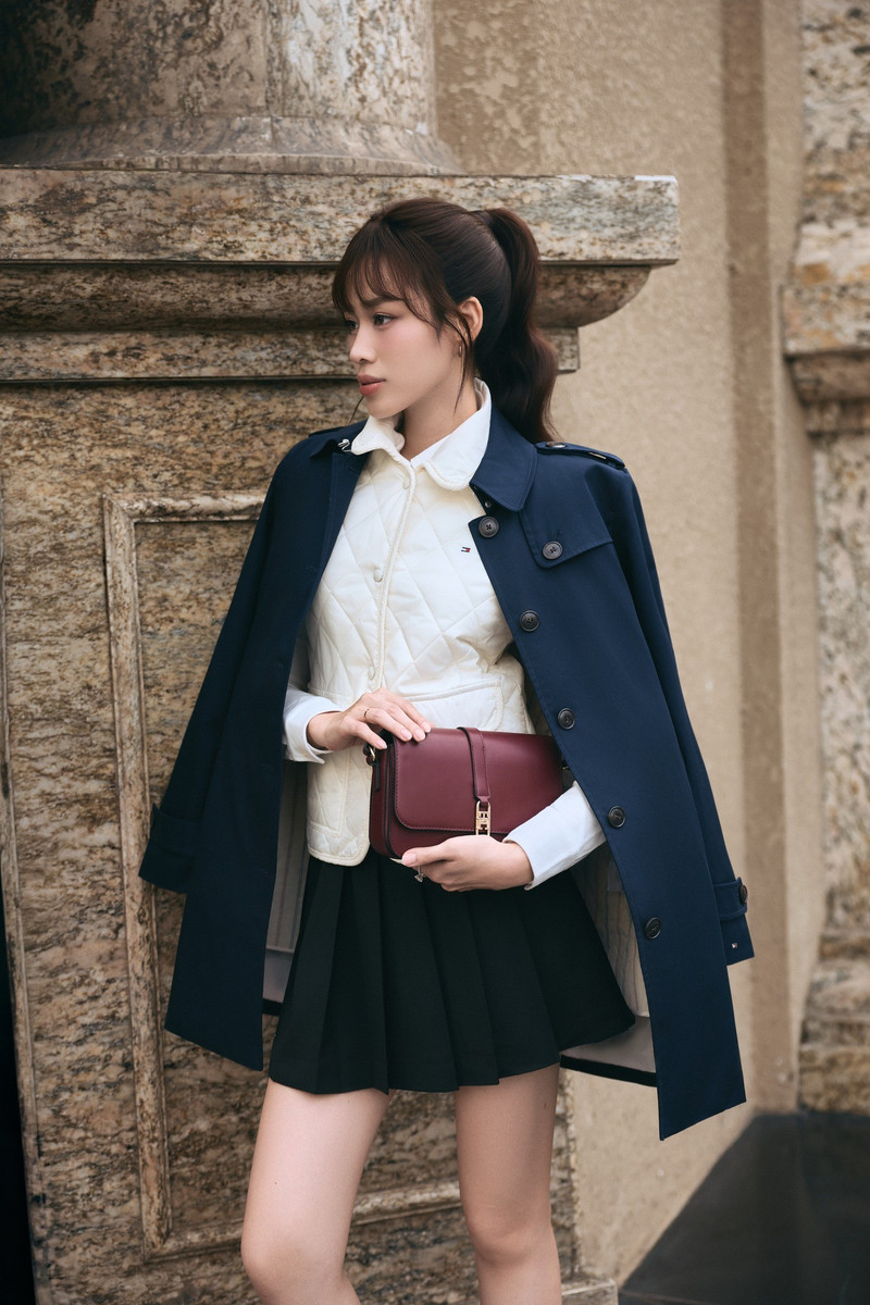 Mới đây, Đỗ Thị Hà đã khiến dân tình xôn xao khi xuất hiện với diện mạo khác lạ, trong đó mái tóc mới chính là chi tiết thu hút nhiều bàn luận nhất. do-thi-ha-10.jpg