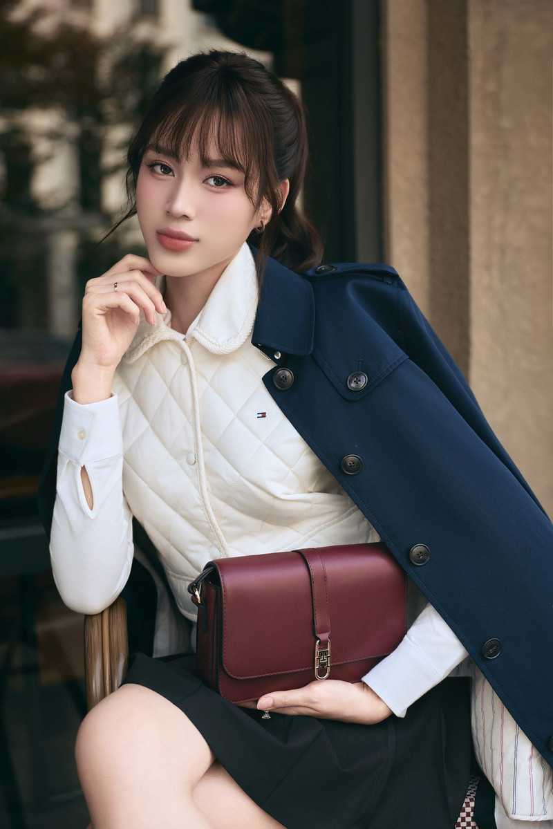 Sau đám cưới được ví như “cổ tích đời thực” với ông xã thiếu gia, Hoa hậu Đỗ Thị Hà tiếp tục thu hút sự chú ý của công chúng. do-thi-ha-8.jpg