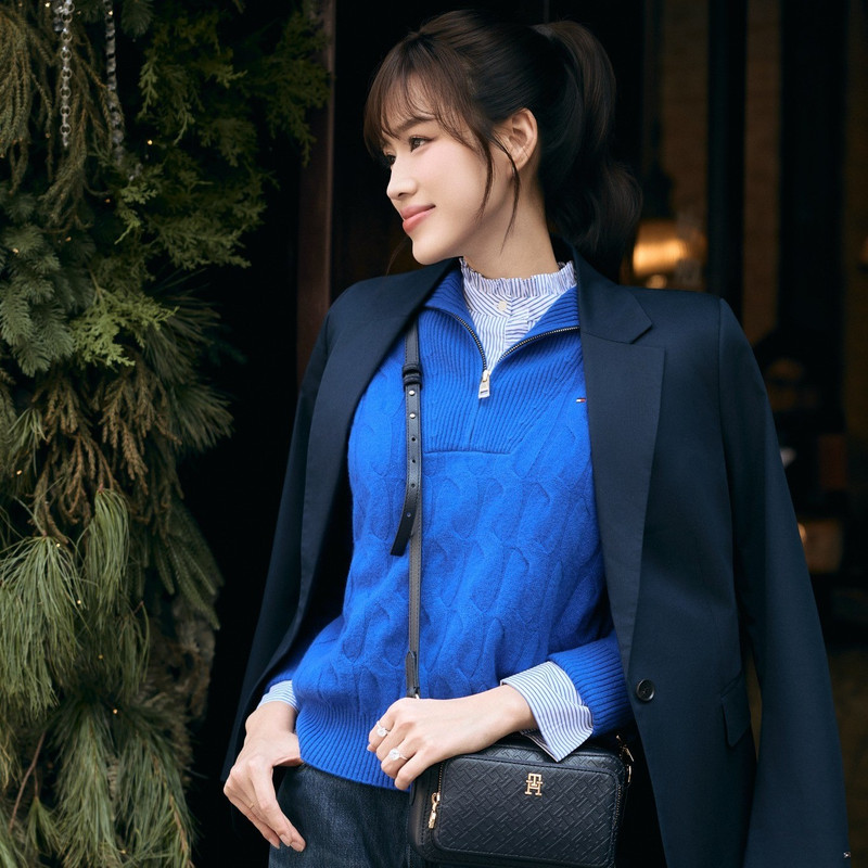 Nhiều khán giả cho rằng, sau khi kết hôn, Đỗ Thị Hà ngày càng rạng rỡ, tự tin hơn, thể hiện rõ qua thần thái và gu thẩm mỹ ngày một tinh tế. do-thi-ha-2.jpg