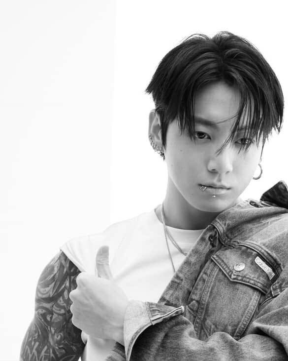 Hãng thời trang lừng danh thế giới Calvin Klein đã chính thức phát hành bộ ảnh mới kết hợp cùng Jungkook (BTS). jungkook-8.jpg