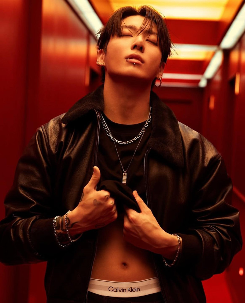 Kể từ khi trở thành đại sứ toàn cầu cho Calvin Klein Jeans và Calvin Klein Underwear, Jungkook liên tục gây ấn tượng với người hâm mộ. jungkook-9.jpg
