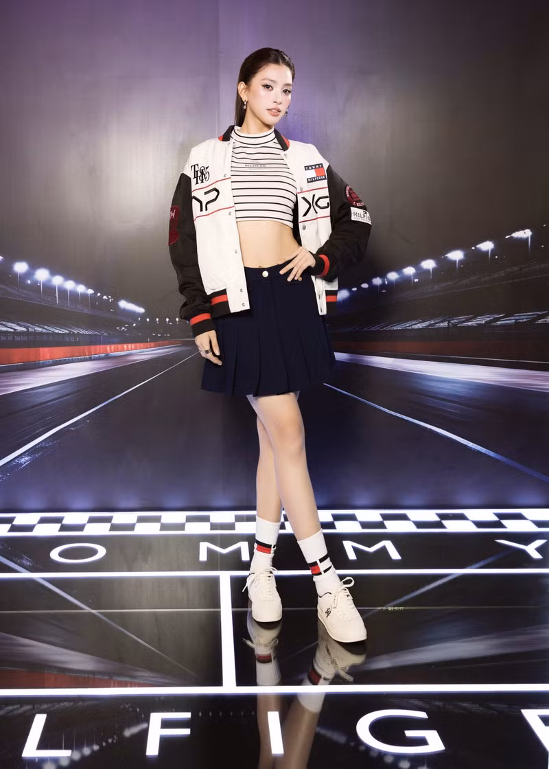 Mới đây, Hoa hậu Tiểu Vy có màn xuất hiện ấn tượng tại một sự kiện ra mắt phim. tieu-vy-2.jpg