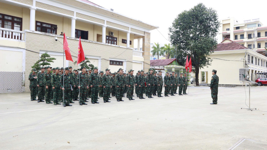 Cán bộ, chiến sĩ Bộ Chỉ huy Quân sự TP Đà Nẵng xuất quân lên đường vào Đắk Lắk ngày 1/12.