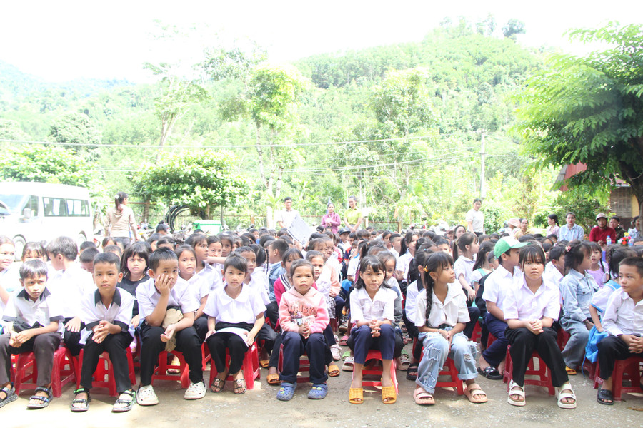 Học sinh Trường phổ thông dân tộc bán trú Tiểu học Trà Leng 1. img-0638.jpg