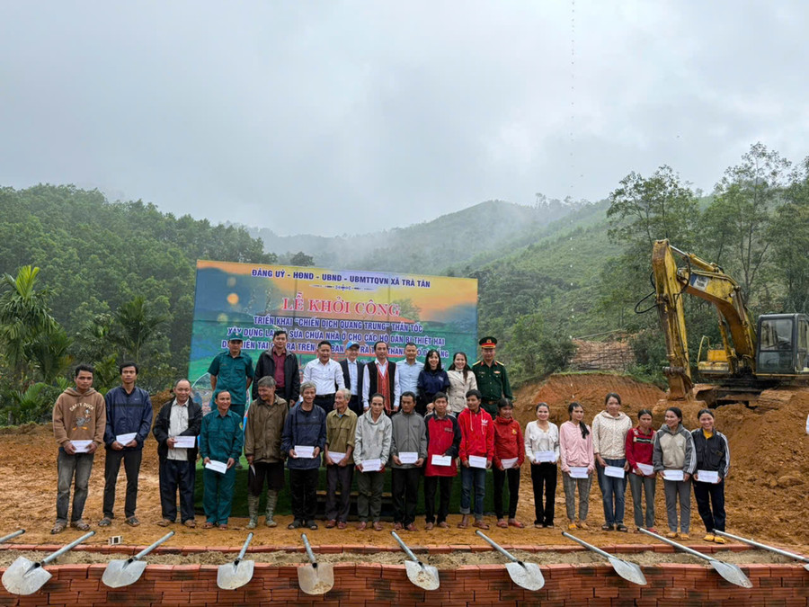 Các hộ dân có nhà bị sập và cuốn trôi do lũ có nhà mới trước 31/1/2026.