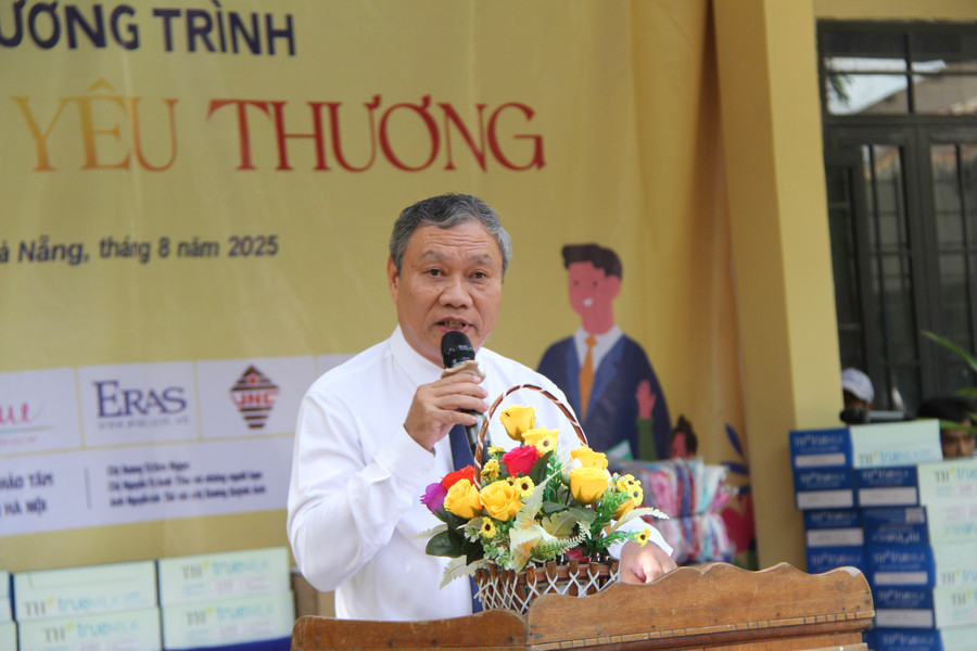Ông Mai Tấn Linh - Phó Giám đốc Sở GD&ĐT TP Đà Nẵng phát biểu tại chương trình. img-0652.jpg