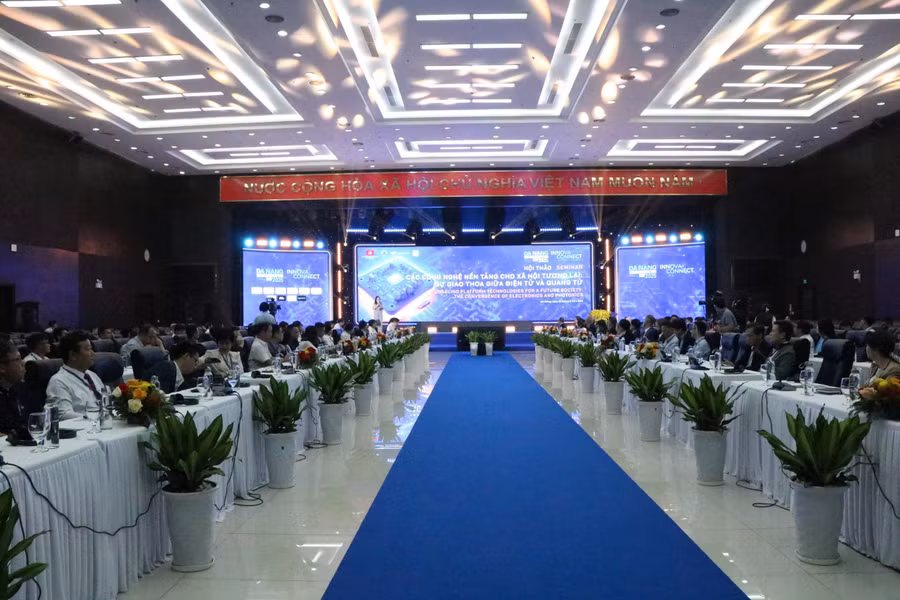 Ngày vi mạch bán dẫn 2025.