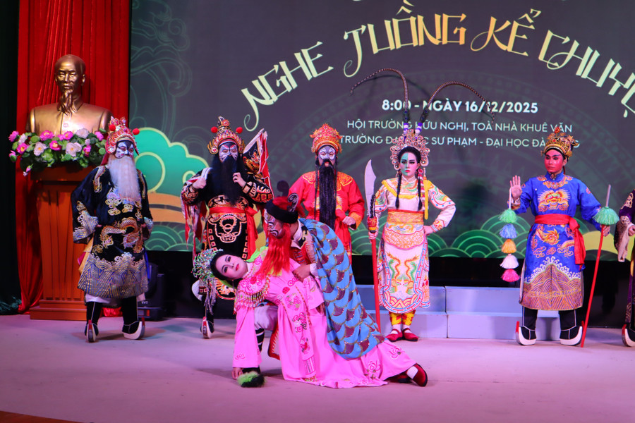 Các tiết mục Tuồng.