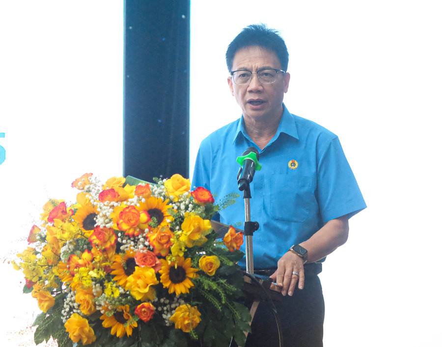 Ông Nguyễn Ngọc Ân – Chủ tịch Công đoàn Giáo dục Việt Nam phát biểu khai mạc Hội nghị. dscf3279.jpg