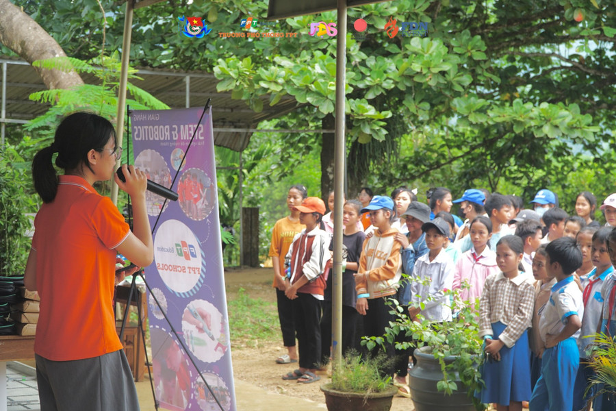 Học sinh tham gia các hoạt động thiện nguyện. hoat-dong-thien-nguyen.jpg