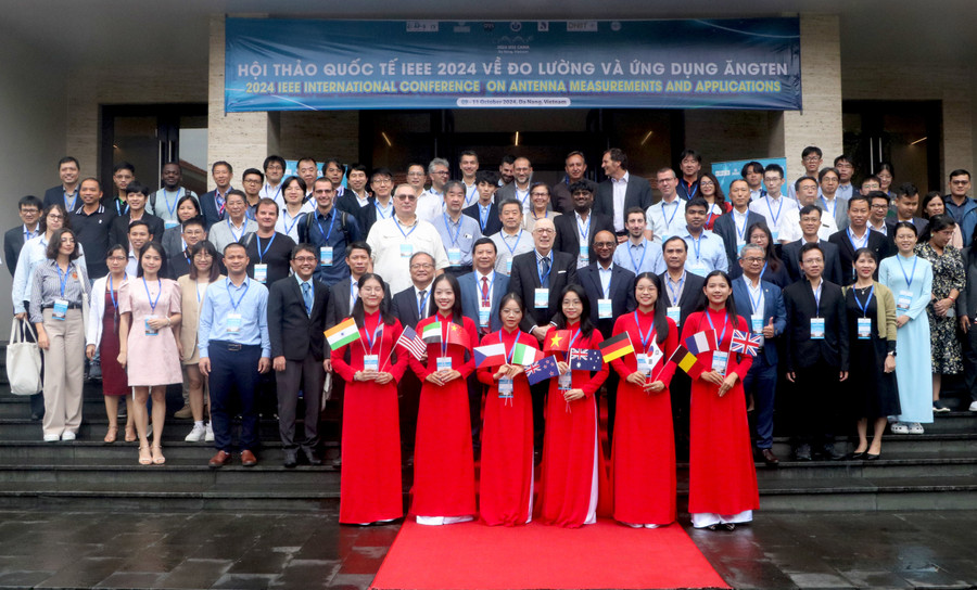 150 khách mời quốc tế đến từ trên 20 quốc gia và vùng lãnh thổ là các diễn giả, các nhà khoa học, sinh viên. img-8836-9593.jpg
