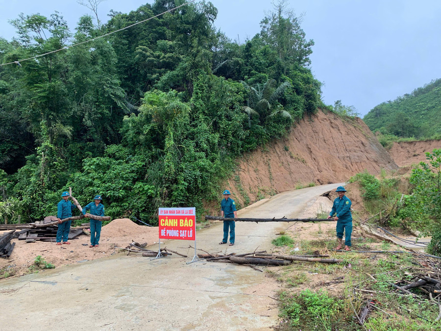 Các địa phương khẩn trương ứng phó mưa lớn do ảnh hưởng của bão số 10. 