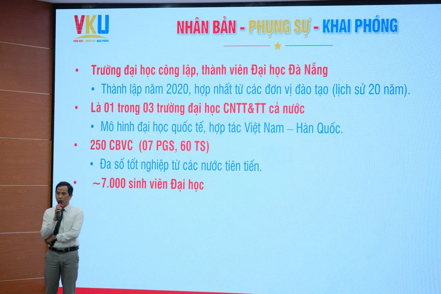 TS Nguyễn Quang Vũ - Trưởng phòng đào tạo Trường VKU công bố chỉ tiêu đào tạo Thạc sĩ ngành Công nghệ thông tin.