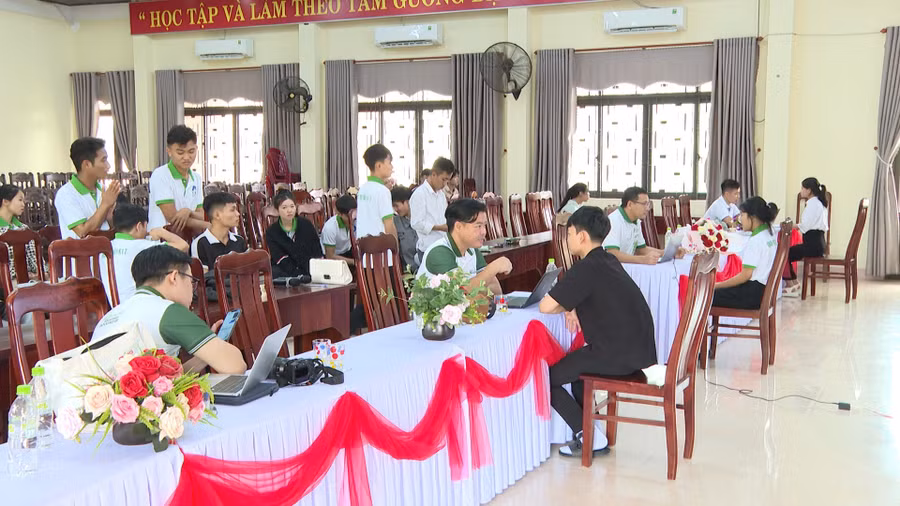 Sinh viên ngành chăn nuôi - thú y được doanh nghiệp chia sẻ về cơ hội việc làm của ngành mình. 