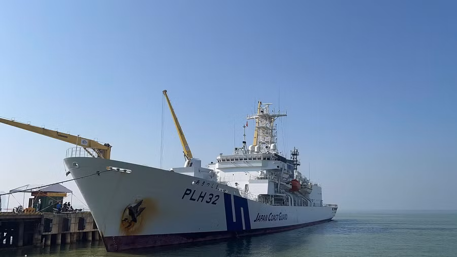 Tàu tuần tra Akitsushima (PLH 32) của Lực lượng Bảo vệ bờ biển Nhật Bản thăm Đà Nẵng.