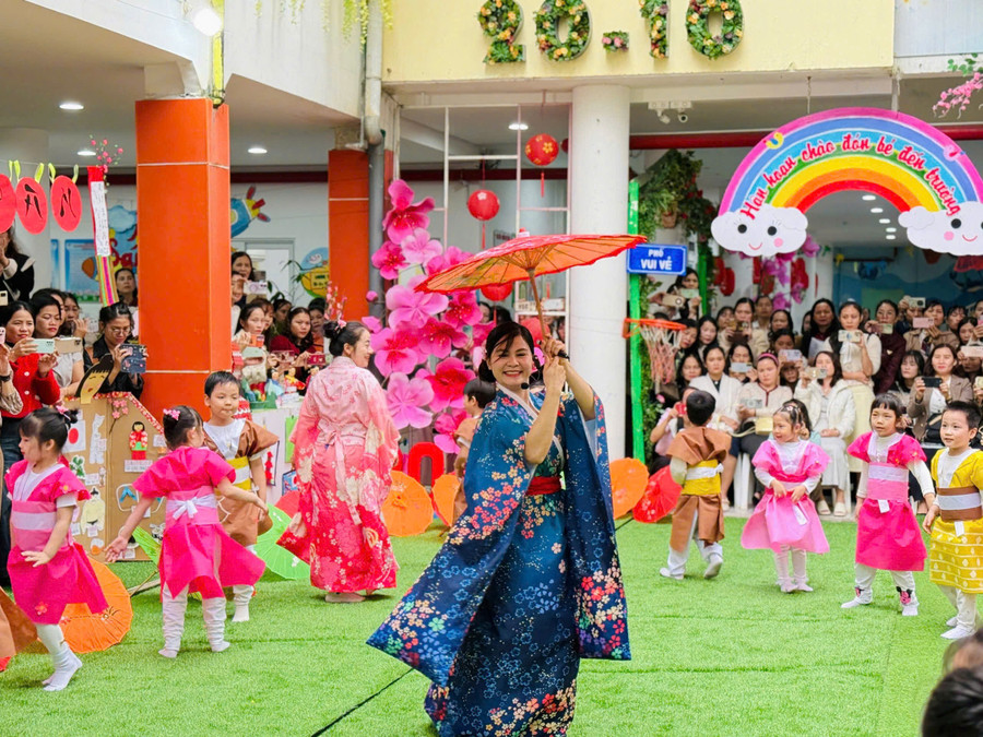 Đây là dịp để giáo viên giao lưu và “thắp lửa” sáng tạo trong nghề.