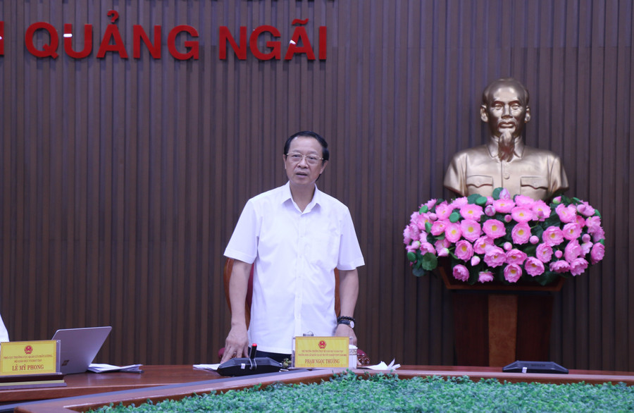 Thứ trưởng Bộ GD&ĐT Phạm Ngọc Thưởng phát biểu tại buổi làm việc. img-2972.jpg