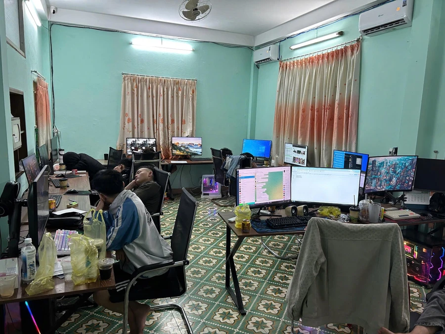 Công an kiểm tra nơi nhóm tội phạm thuê tại Đà Nẵng để hoạt động phạm pháp. (Ảnh: CACC)