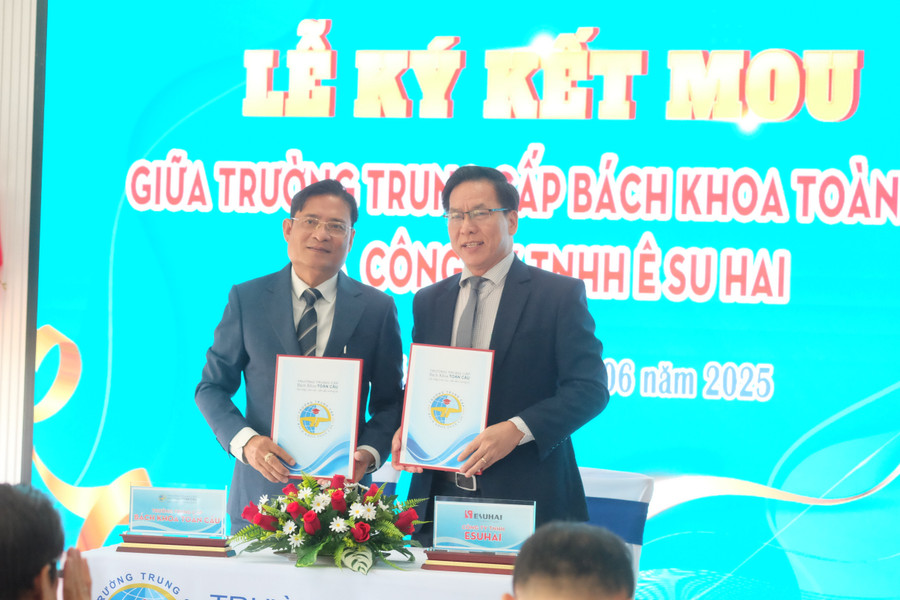 Trường Trung cấp Bách khoa Toàn Cầu tổ chức ký kết ghi nhớ hợp tác với các doanh nghiệp trong và ngoài nước. dscf2957.jpg