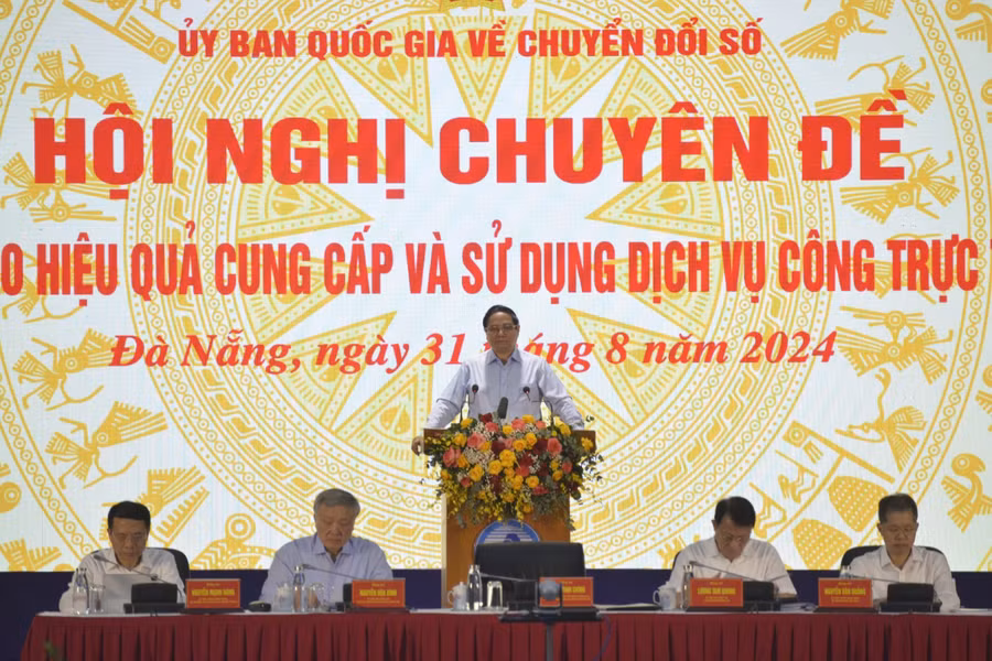 Thủ tướng Phạm Minh Chính chủ trì Hội nghị chuyên đề "Nâng cao hiệu quả cung cấp và sử dụng dịch vụ công trực tuyến”. 