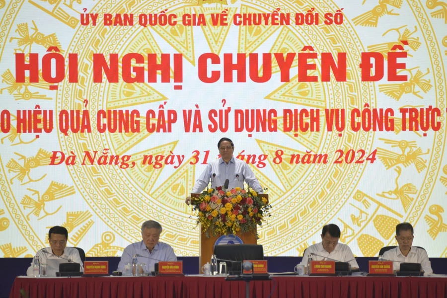 Thủ tướng Phạm Minh Chính chủ trì Hội nghị chuyên đề "Nâng cao hiệu quả cung cấp và sử dụng dịch vụ công trực tuyến”. 