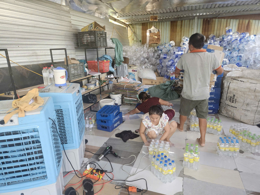 Quy trình sản xuất giấm giả. (Ảnh: CACC) a6fb0982311cba42e30d.jpg