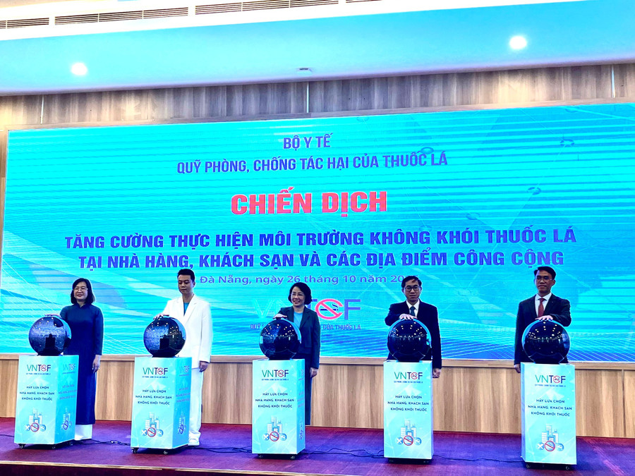 Lễ phát động chiến dịch tăng cường thực hiện môi trường không khói thuốc lá tại nhà hàng, khách sạn và các địa điểm công cộng. d7df692d0aa387fddeb2.jpg
