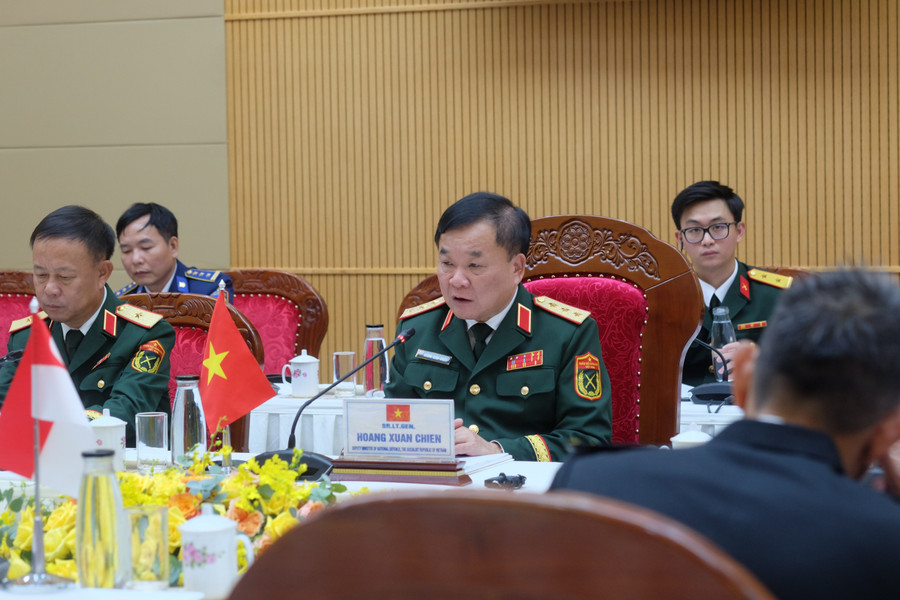 Thượng tướng Hoàng Xuân Chiến, Thứ trưởng Bộ Quốc phòng Việt Nam. dscf6020.jpg