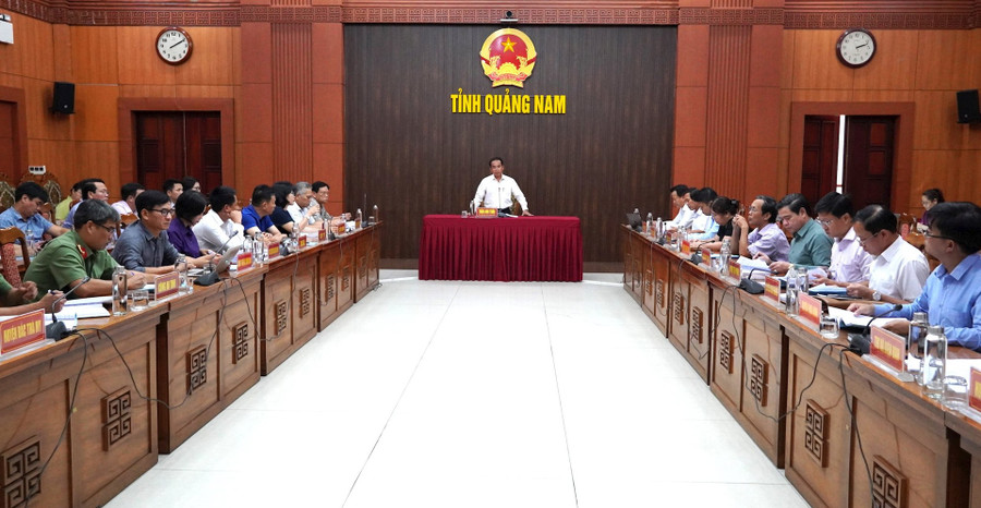 Quang cảnh cuộc họp Ban Chỉ đạo Kỳ thi tốt nghiệp THPT năm 2025 của tỉnh Quảng Nam. dsc05261.jpg
