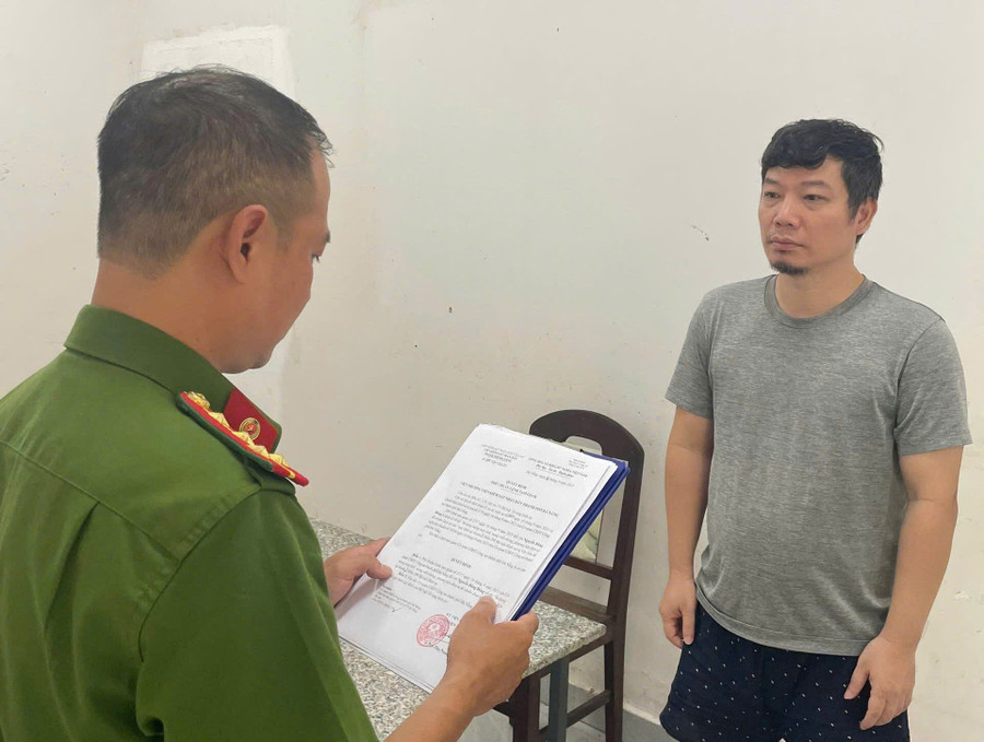 Nguyễn Đăng Đông tại cơ quan Công an. Ảnh: CA img-20250925-174639.jpg