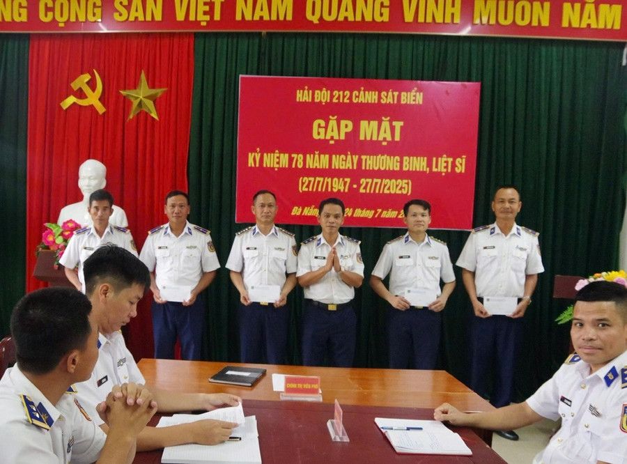 hai-doi-212-to-chuc-gap-mat-tham-hoi-dong-vien-than-nhan-liet-si-thuong-benh-binh-nguoi-co-cong-voi-cach-mang-trong-toan-hai-doi.jpg