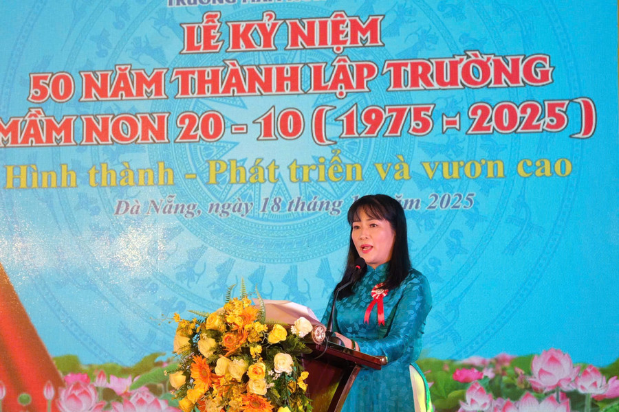 Bà Trần Thị Hà Thanh - Hiệu trưởng Trường Mầm non 20-10 (Đà Nẵng). fda19fc06af3e7adbee2.jpg